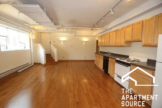 Photo - 3449 N Sheffield Ave Unit GDN