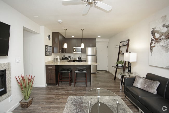 1BR, 1BA - 479 SF - Roe 107