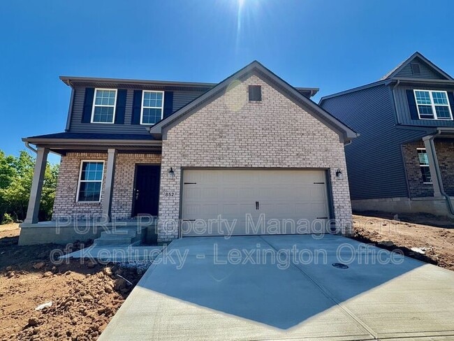 Photo - 852 Halford Pl