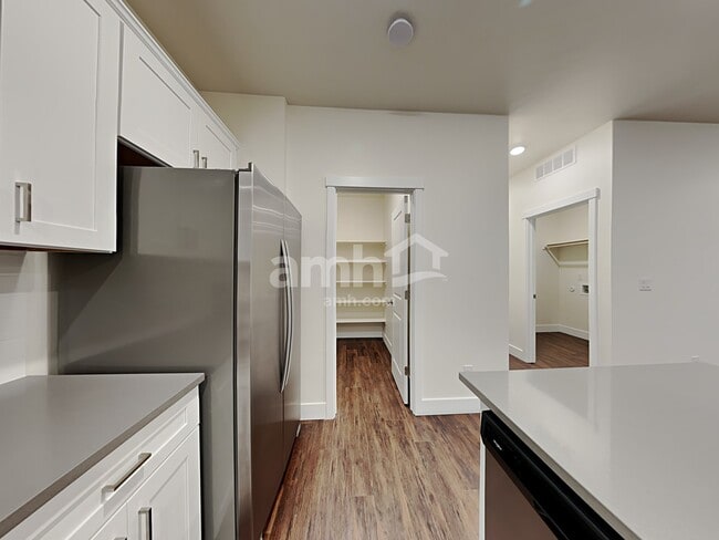 Photo - 1289 E Ludlow St