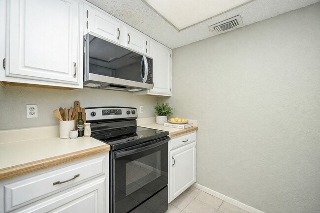 Photo - 2826 S Bartell Dr Unit 37
