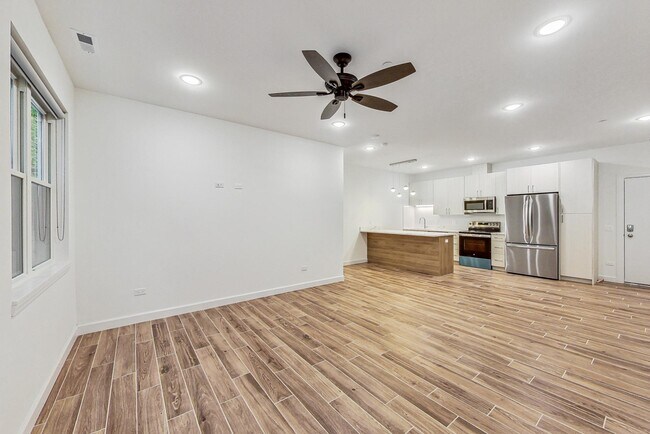 Photo - 6122 S University Ave Unidad 103