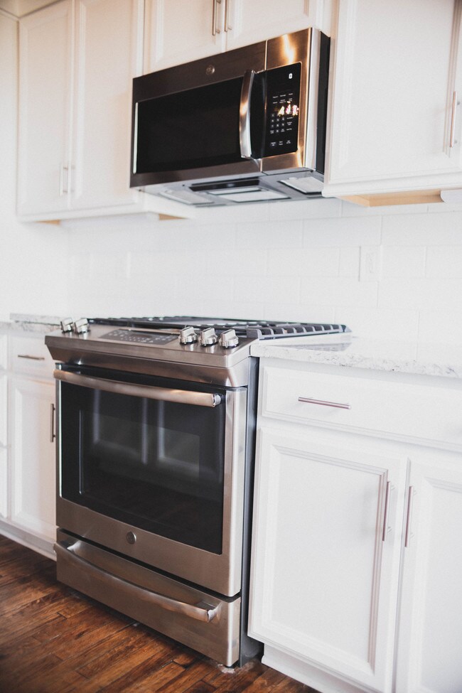 Photo - 1200 Commerce St Unit 4