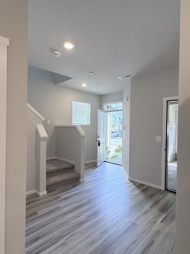 Photo - 9452 N Chestnut Ct