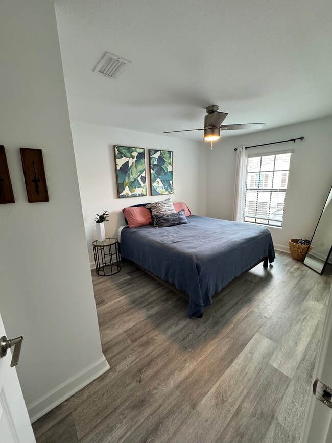 Photo - 1011 White Oak Ter