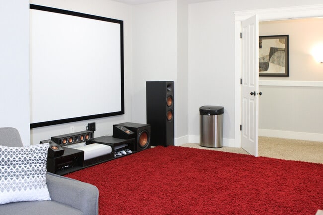 Building Photo - 7801 Rushmore Ave NE Unit 7801 Rushmore Ave