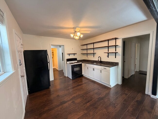 Photo - 192 Fletcher Ct