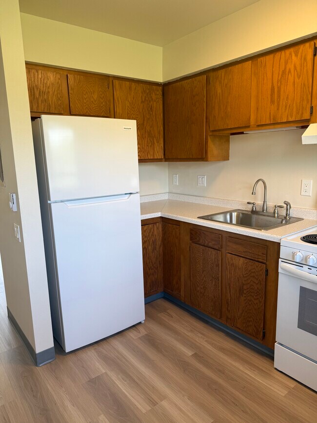 Refrigerator/Freezer - Town's Edge Apartments