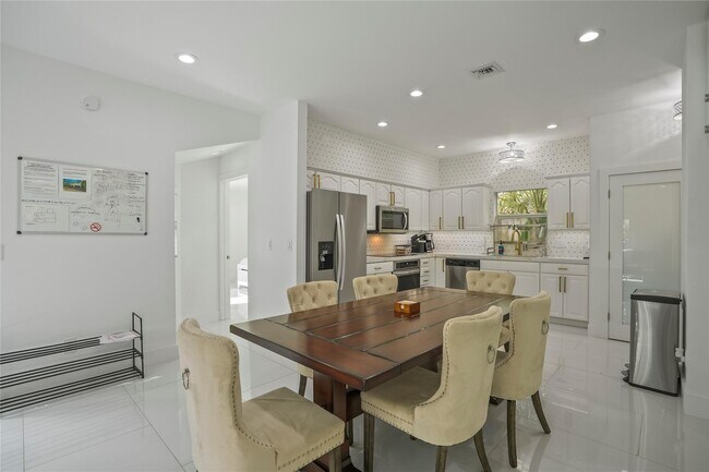 Photo - 833 SW 17th St