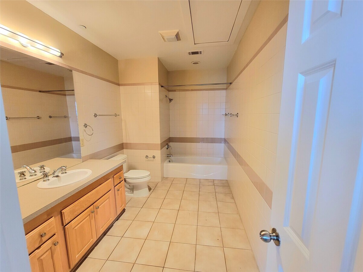 Photo - 2315 Harborside Dr