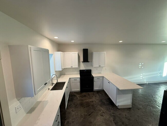 Photo - 1615 N Gillis Ln