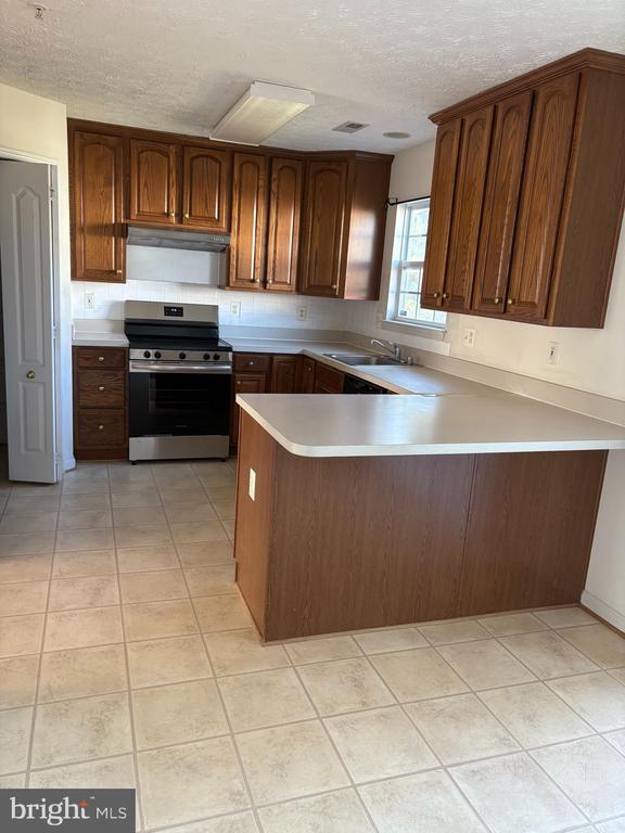 Photo - 8817 Hawthorne Ct