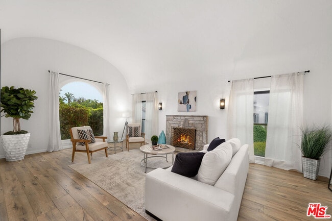 Building Photo - 205 S Hamel Dr Rental