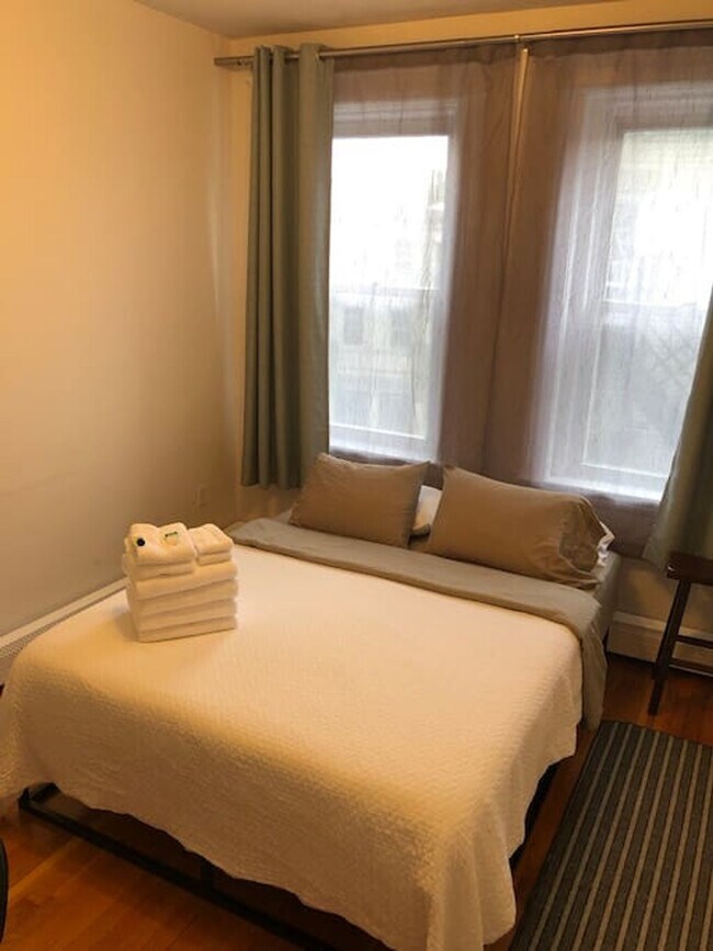 Photo - 109 Strathmore Rd Unit ID1355112P