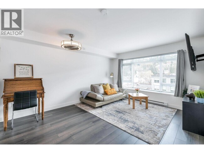 Photo - 2525 Clarke St Unit 502