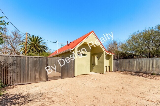 Photo - 615 E Helen St Unit #3