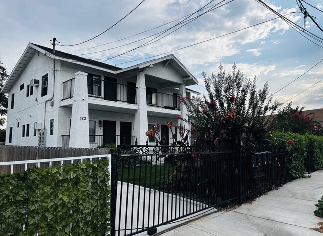 Building Photo - 823 W Orange St Unit 4