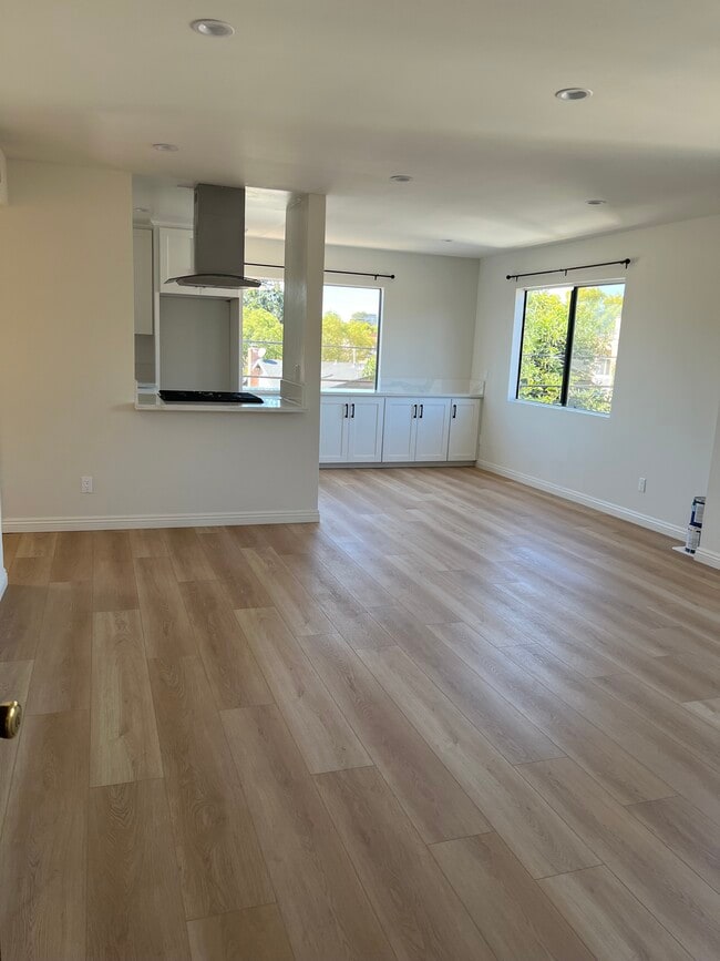 Photo - 419 S Verdugo Rd Unit 110