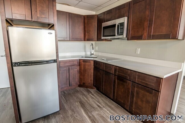 Building Photo - 507 Main St Rental