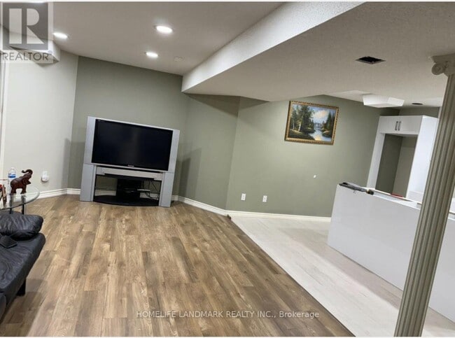 Photo - 238 Highglen Ave