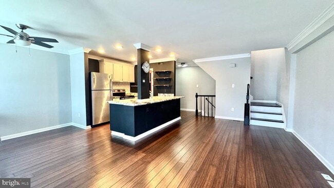 15402 Manor House Terrace