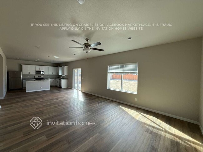 Photo - 957 Cascade Falls St