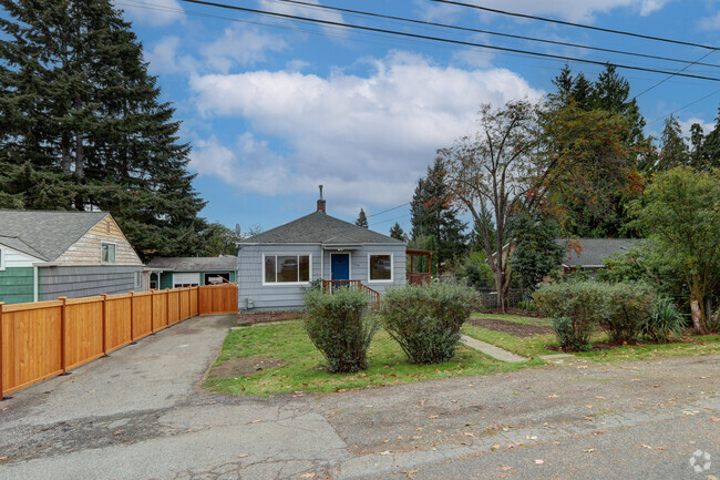 Building Photo - 11738 25th Ave NE Rental