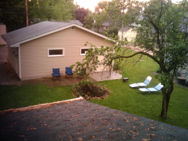 Photo - 401 Lewis St