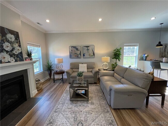 Photo - 5281-5287 Chestnut Ridge Rd