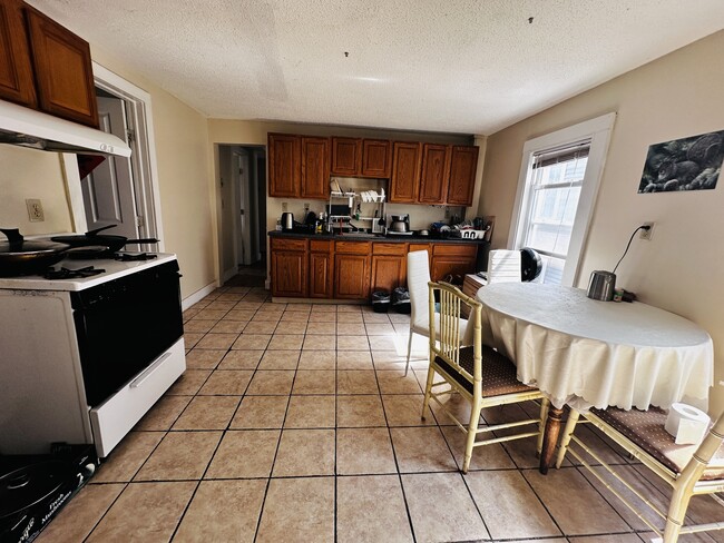 Photo - 47 Edwards St Unit 2