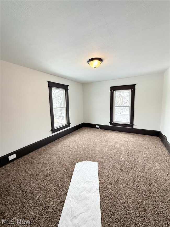 Photo - 1433 Kenmore Blvd
