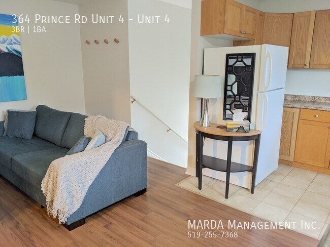 Photo - COZY 3 BED/1 BATH - WEST END PLUS HYDRO, G... Unit 4