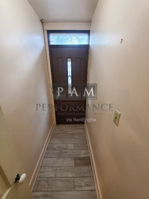 Photo - 919 E Brady St