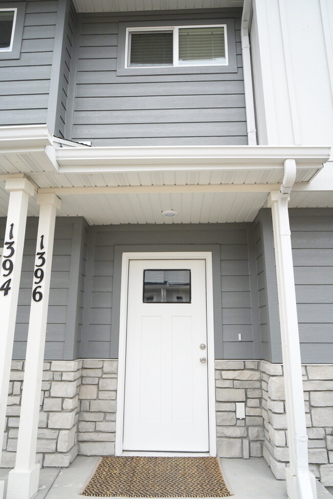 Building Photo - 1396 N 1780 E