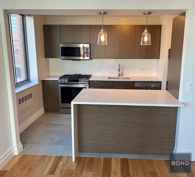 Building Photo - 776 Sixth Avenue Unit 24K Rental