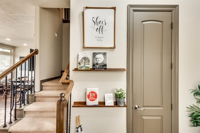 Photo - 86 Aventura Pl