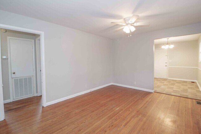 Photo - 402 Britton Springs Rd