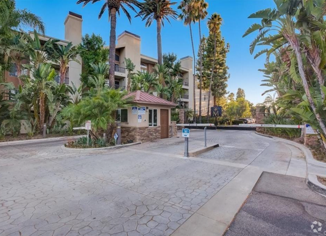 Building Photo - 21500 Burbank Blvd Rental