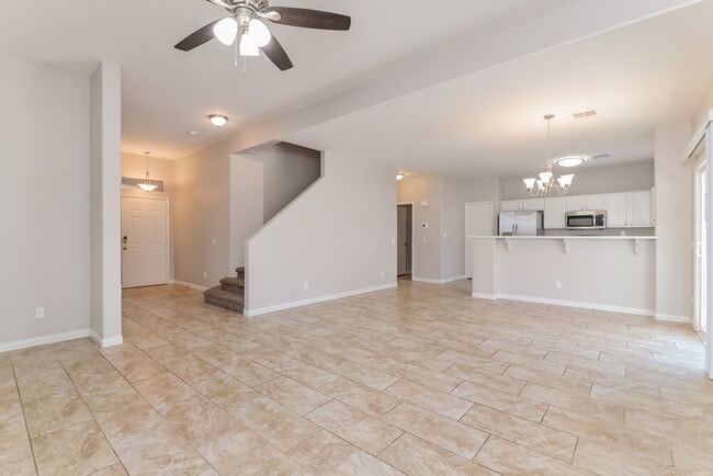 Photo - 7121 Wonderberry St