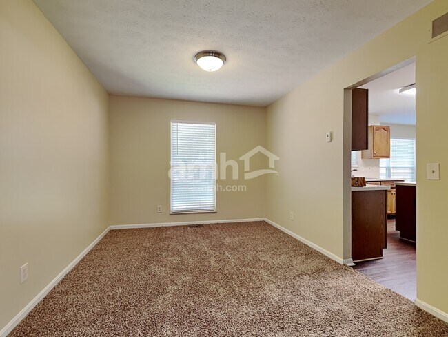 Photo - 532 Sugar Maple Ct