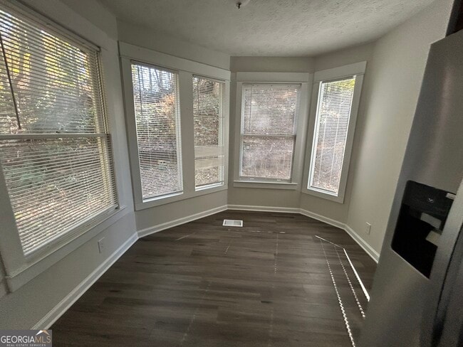 Photo - 4870 Wade Valley Way