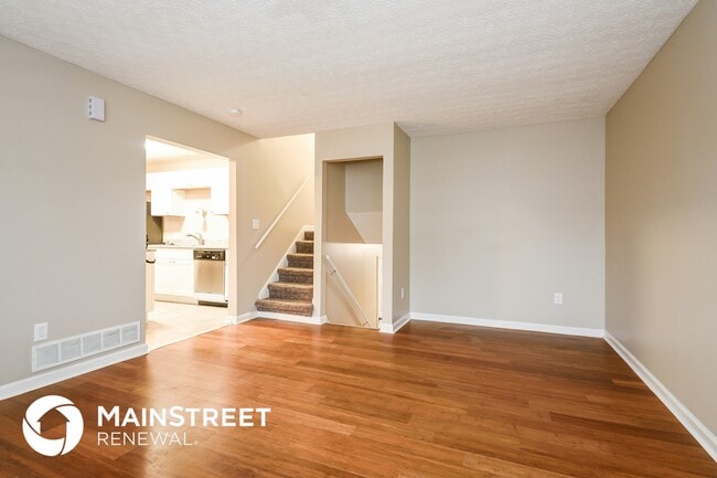 Photo - 2596 Woodsedge Rd