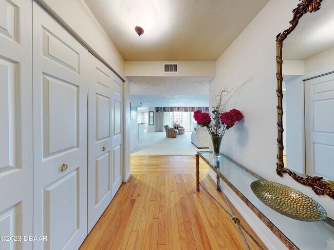 Photo - 1 John Anderson Dr Unit PH7