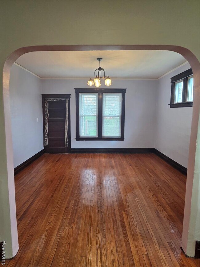 Photo - 3254 Hogarth St