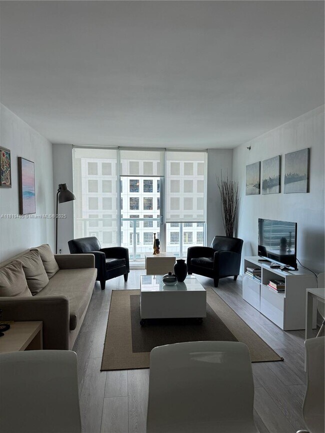 Photo - 500 Brickell Ave Condo