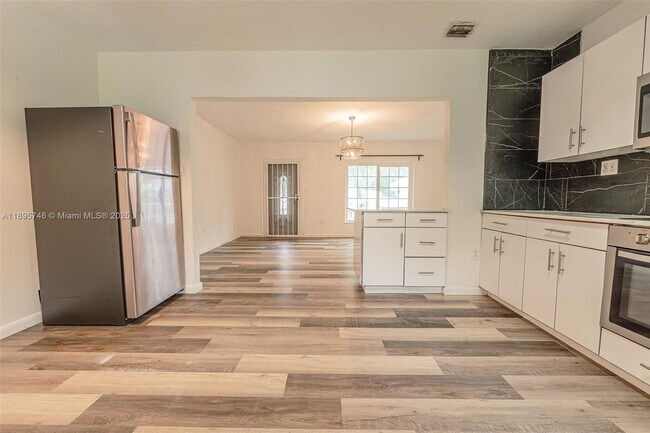 Photo - 12426 NW 8th Ave Unidad A