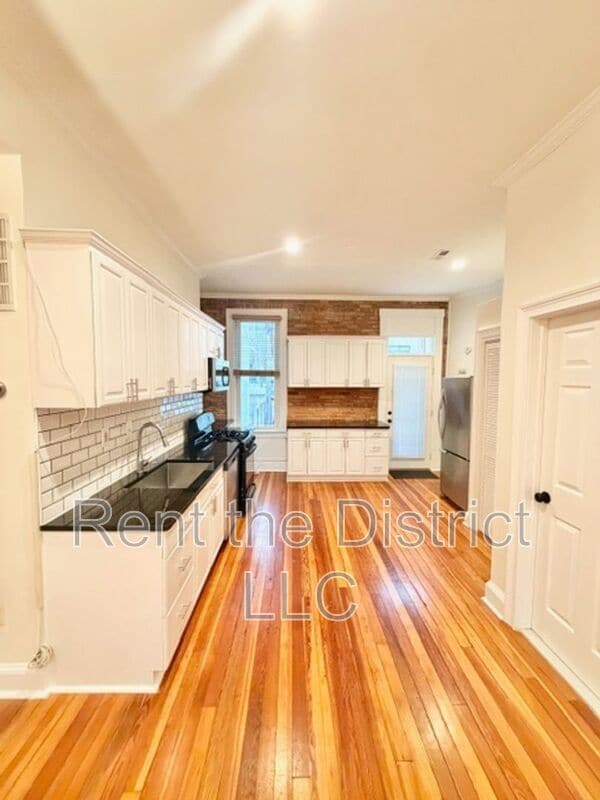 Photo - 1532 Kingman Pl NW