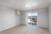 1HAB, 1BA - 755 ft²