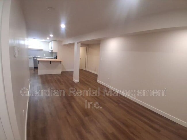 Photo - 182 Seneca Crescent Unité Lower