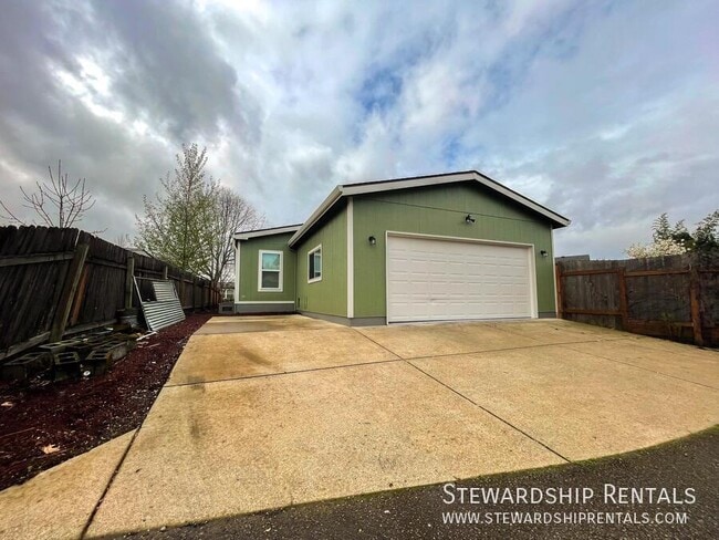 Photo - 1313 Bramblewood Ln House